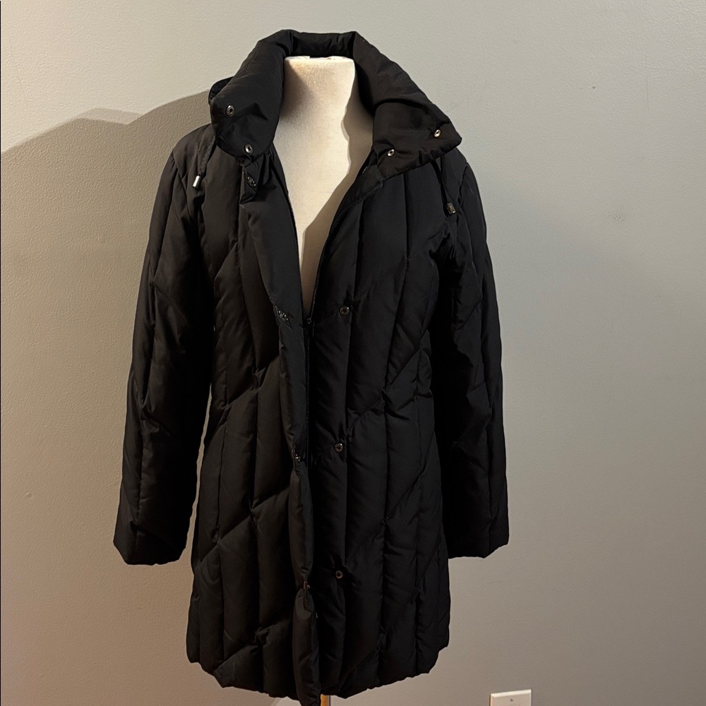 Women's Black Hooded Puffer Coat